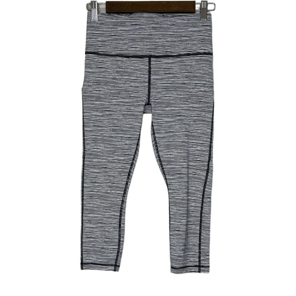 Athleta Women's Striped Black and White Stretch Ultimate Capri Size XSP